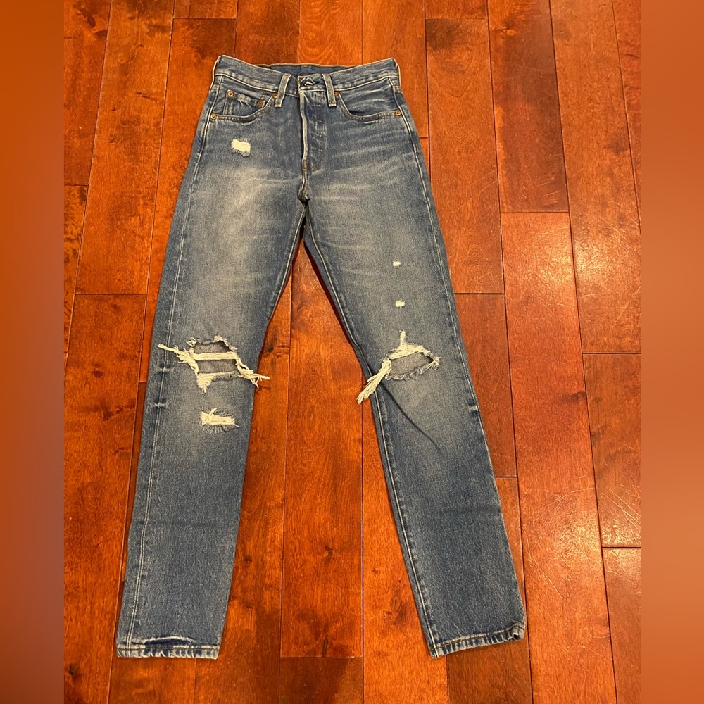 Levis 501 skinny jeans size 24